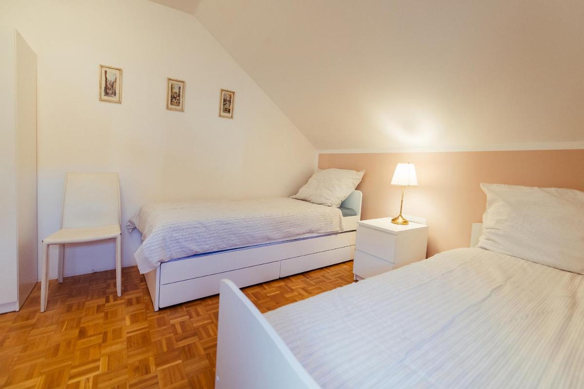 House Aurora - FREE Parking - Housity