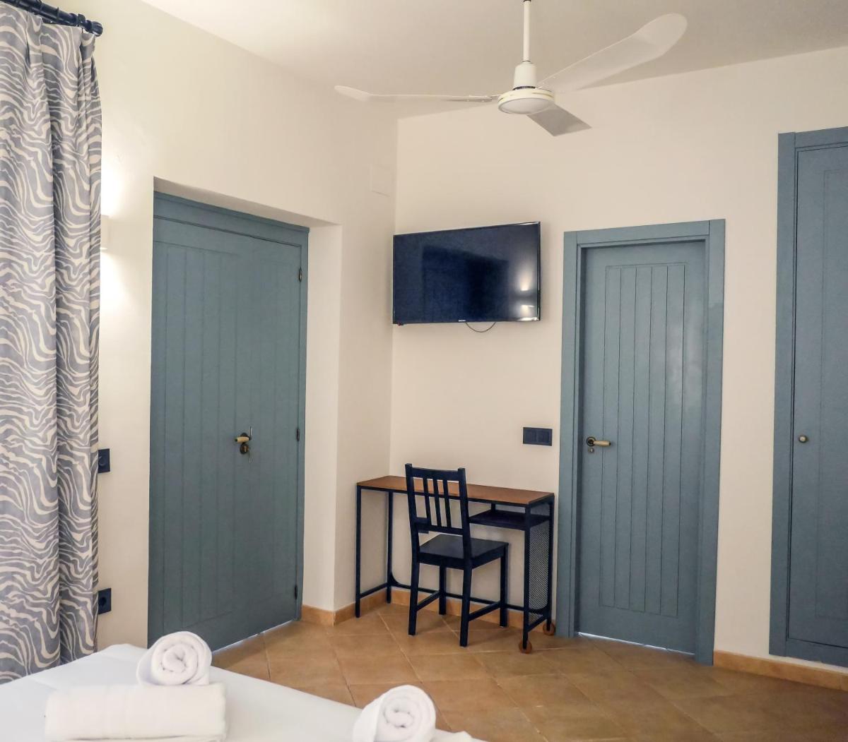 Turistic Apartment Sevillanos SL - Housity