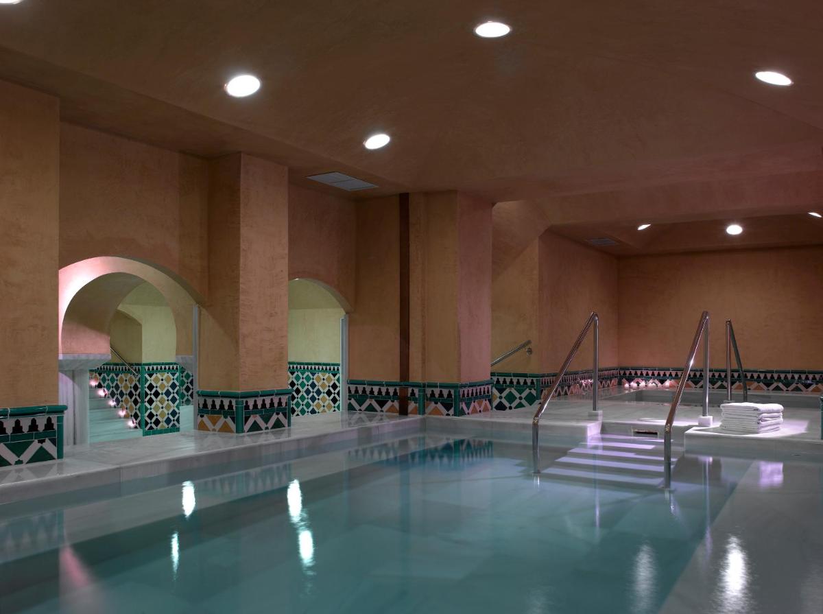 Piscina en o cerca de Hotel Macià Real De La Alhambra