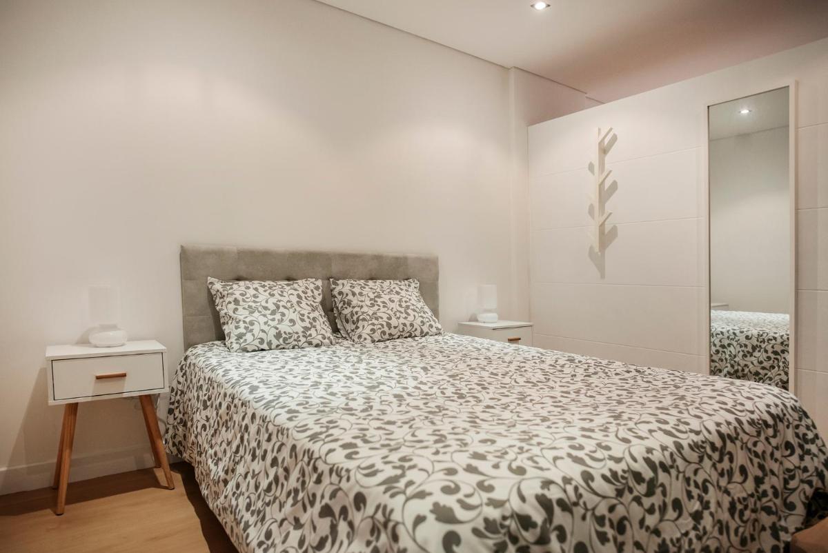 Ria 43 - Housity