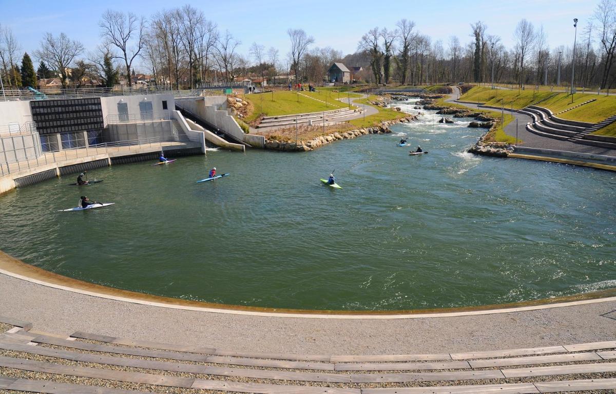 Vue sur la rivière ou le fleuve situé(e) à proximité de l'hôtel