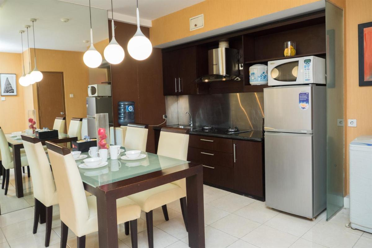 Antique 3BR at Grand Setiabudi Apartment By Travelio - Housity