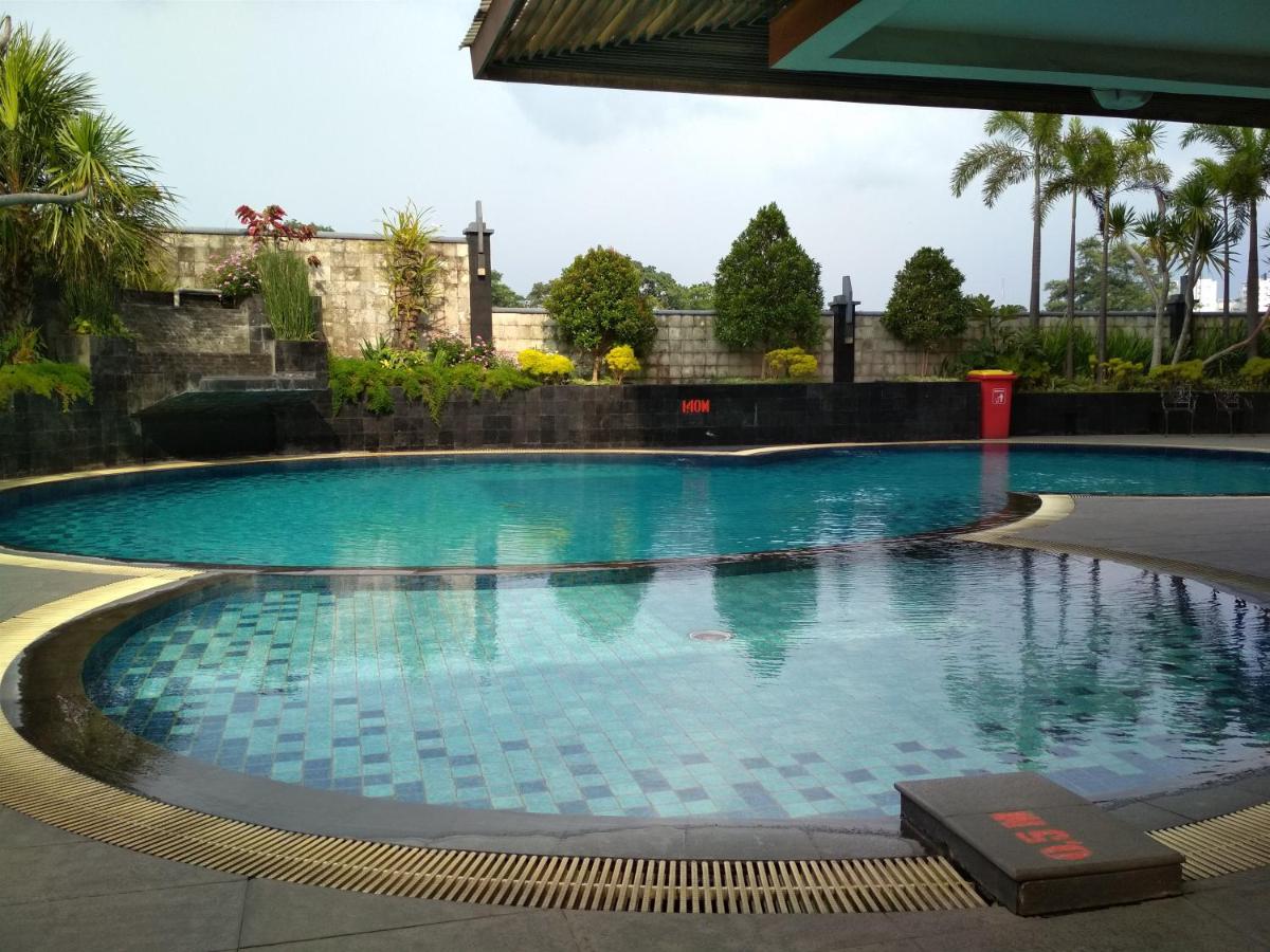 Elegant 2BR Apartment at Grand Setiabudi By Travelio - Housity