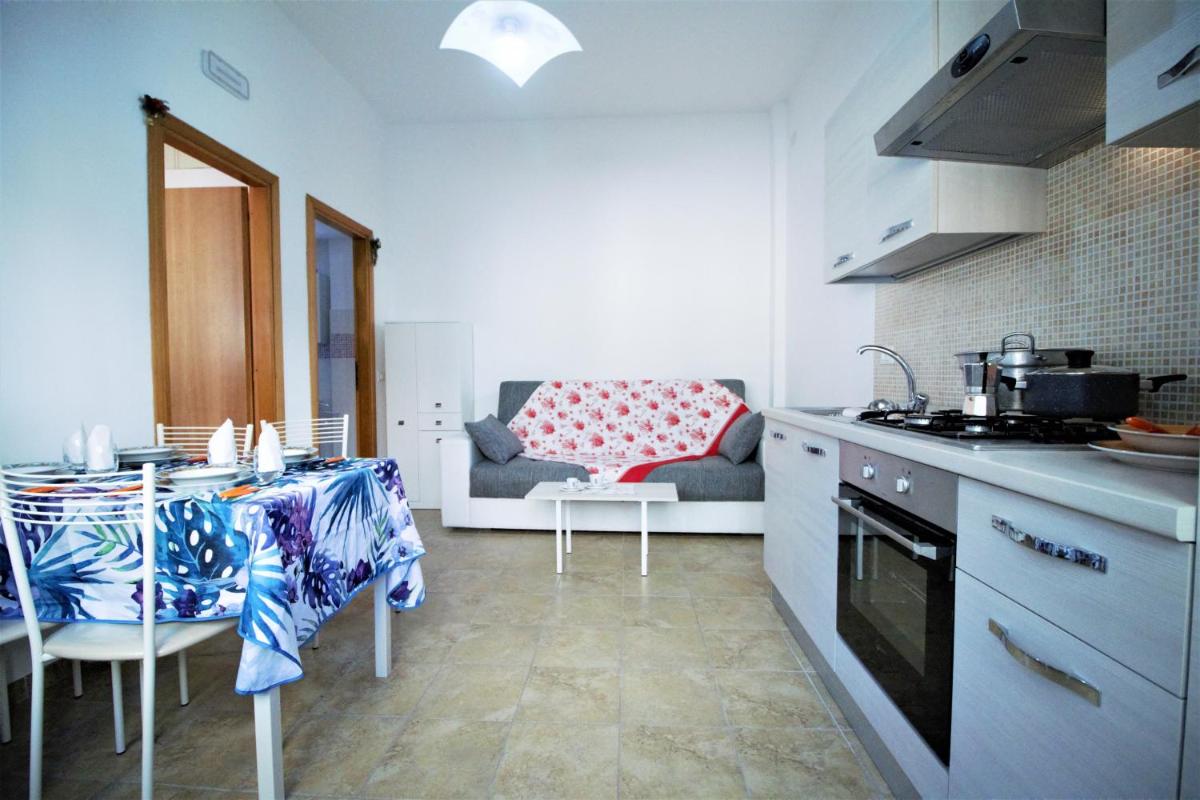 holidaycasa Sebastiano - Grazioso bilocale a 150 mt dal mare - Housity