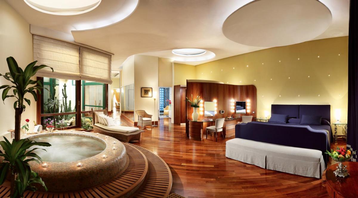 Grand Hotel Vesuvio - Housity