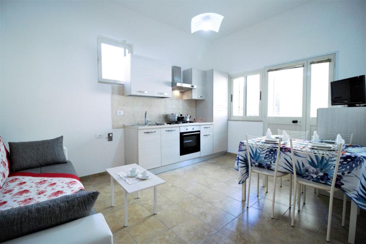 holidaycasa Sebastiano - Grazioso bilocale a 150 mt dal mare - Housity