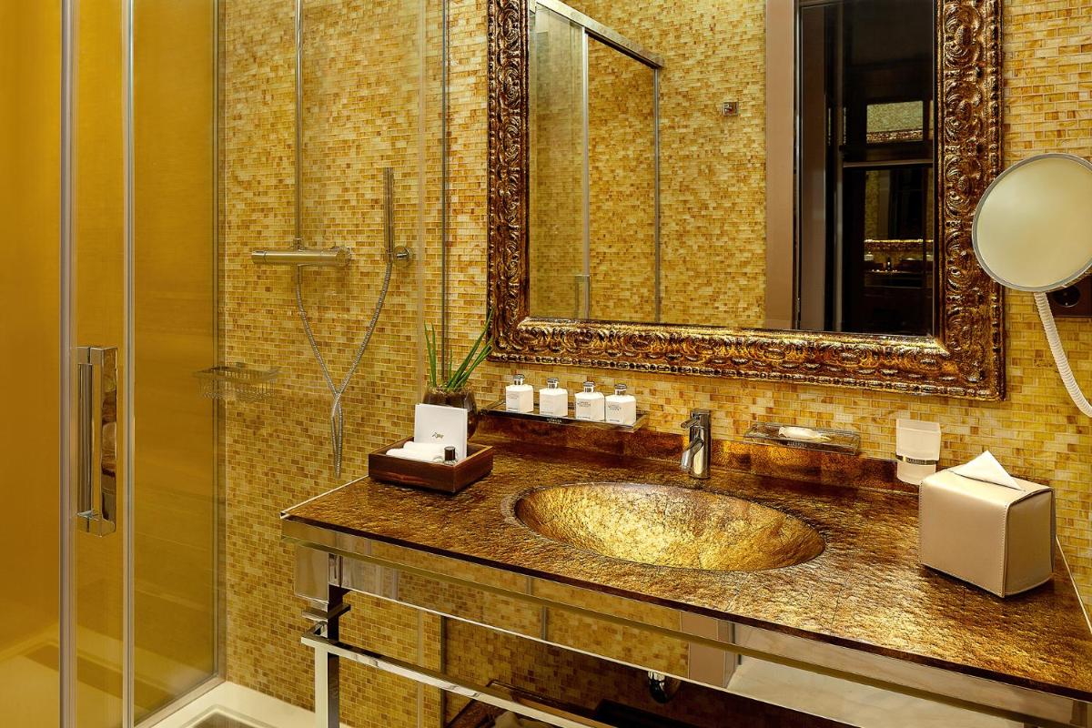 Un baño de Alàbriga Hotel GL