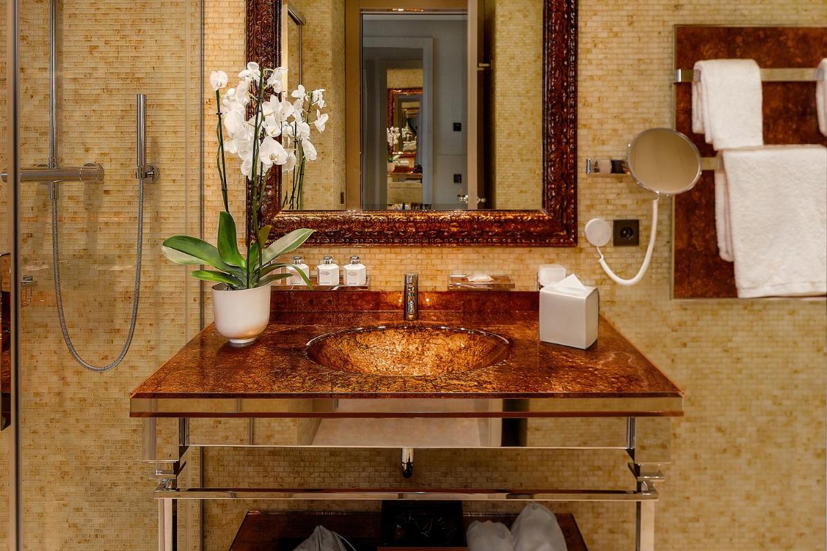 Un baño de Alàbriga Hotel GL
