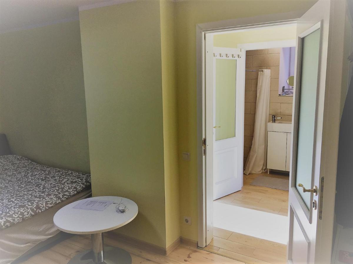 Excelent apartment with garden and free parking - Housity