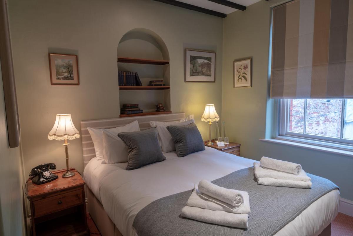 White Hart Inn - Housity