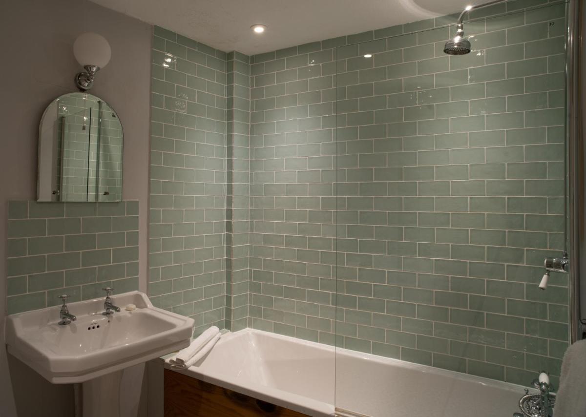 White Hart Inn - Housity