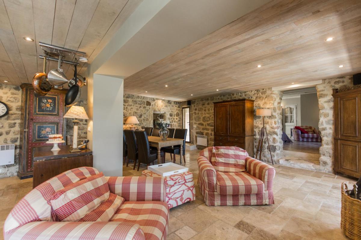 Les Hiboux du Domaine du Moulin - Housity