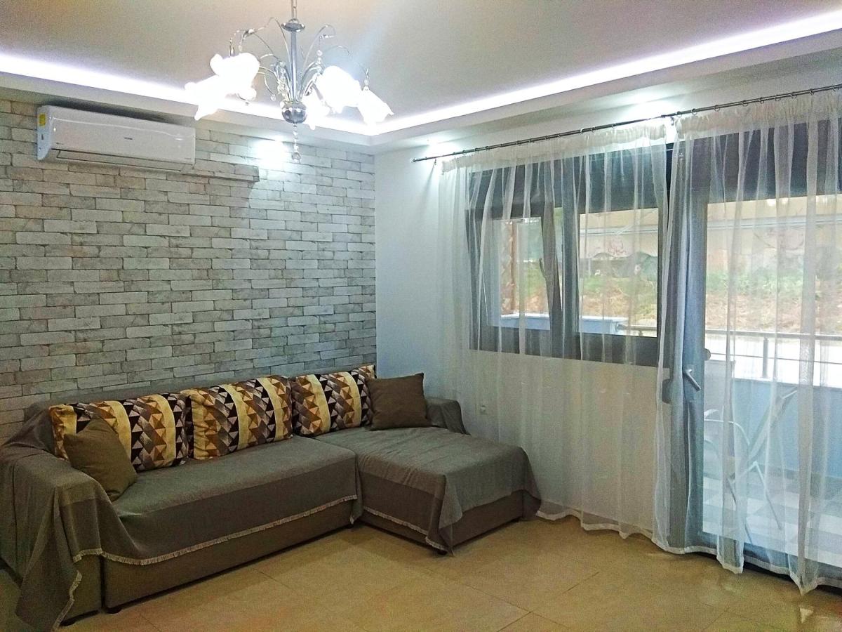 Iros Apartment - Housity