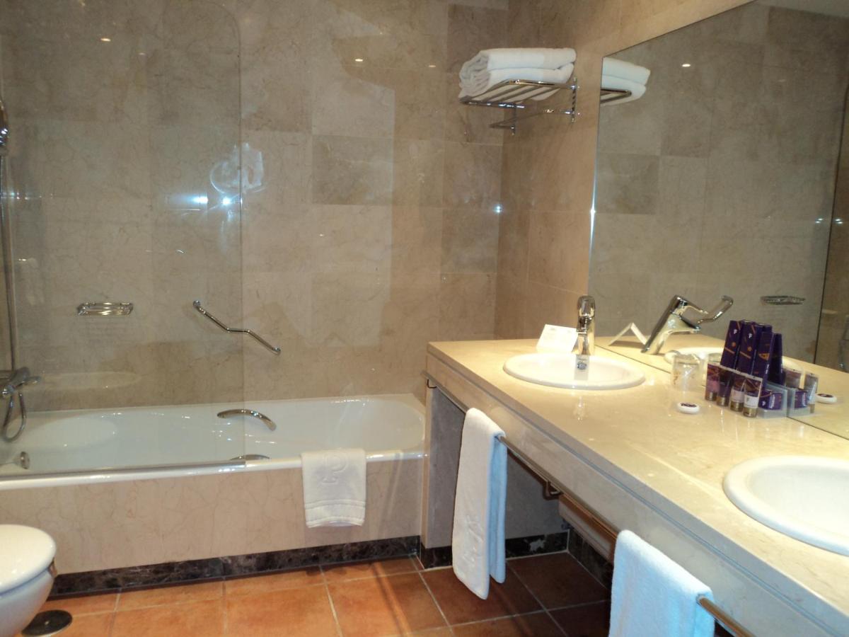 Un baño de Parador de Lorca