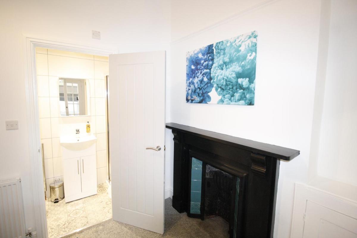 Luxurious 4-bed Victorian in the heart of Cardiff - Housity