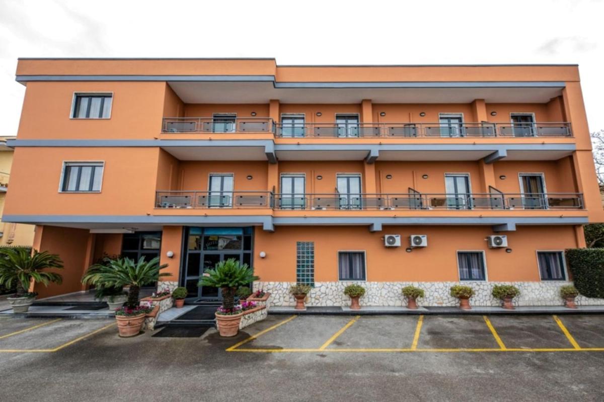 Hotel Venere - Housity