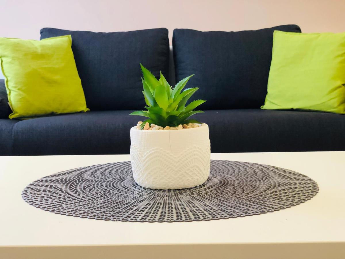 Green Island in the downtown with free parking - Housity