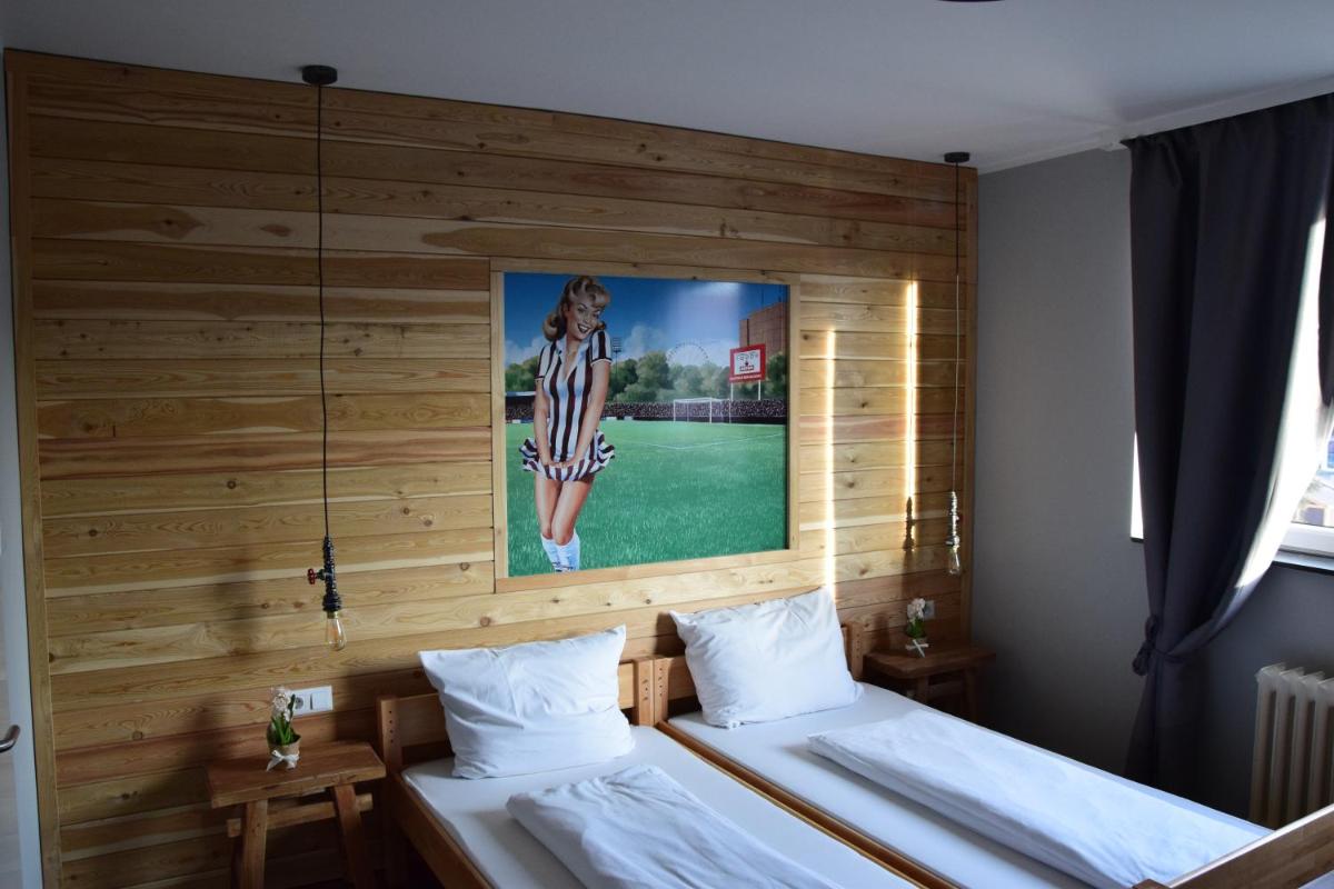 Hamburger Alm Hotel St. Pauli - Housity