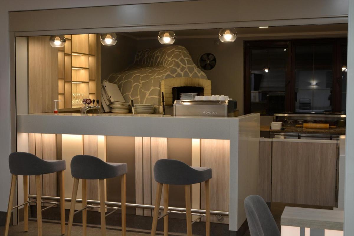 Hotel Pomorski - Housity