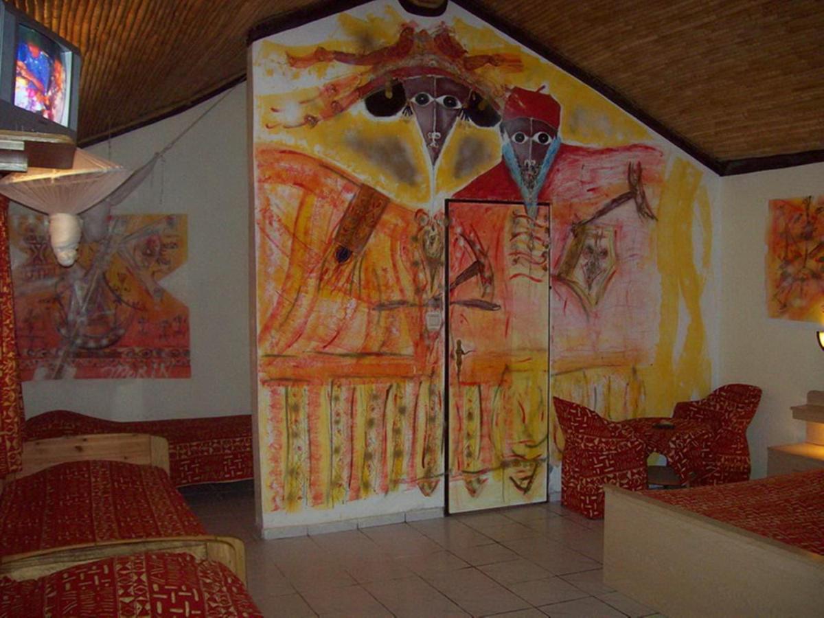 Hotel Club Safari - Housity