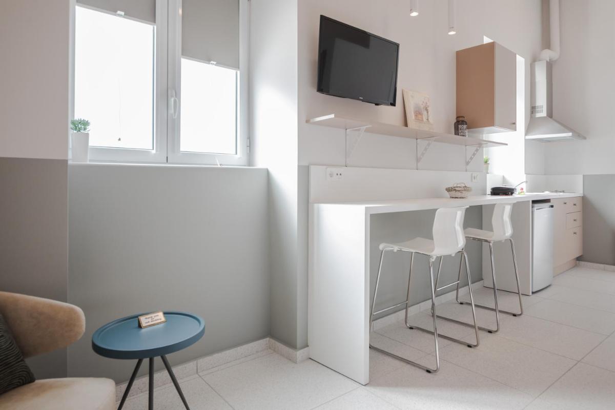 Stylish Studio Apartments-1878 House - Housity