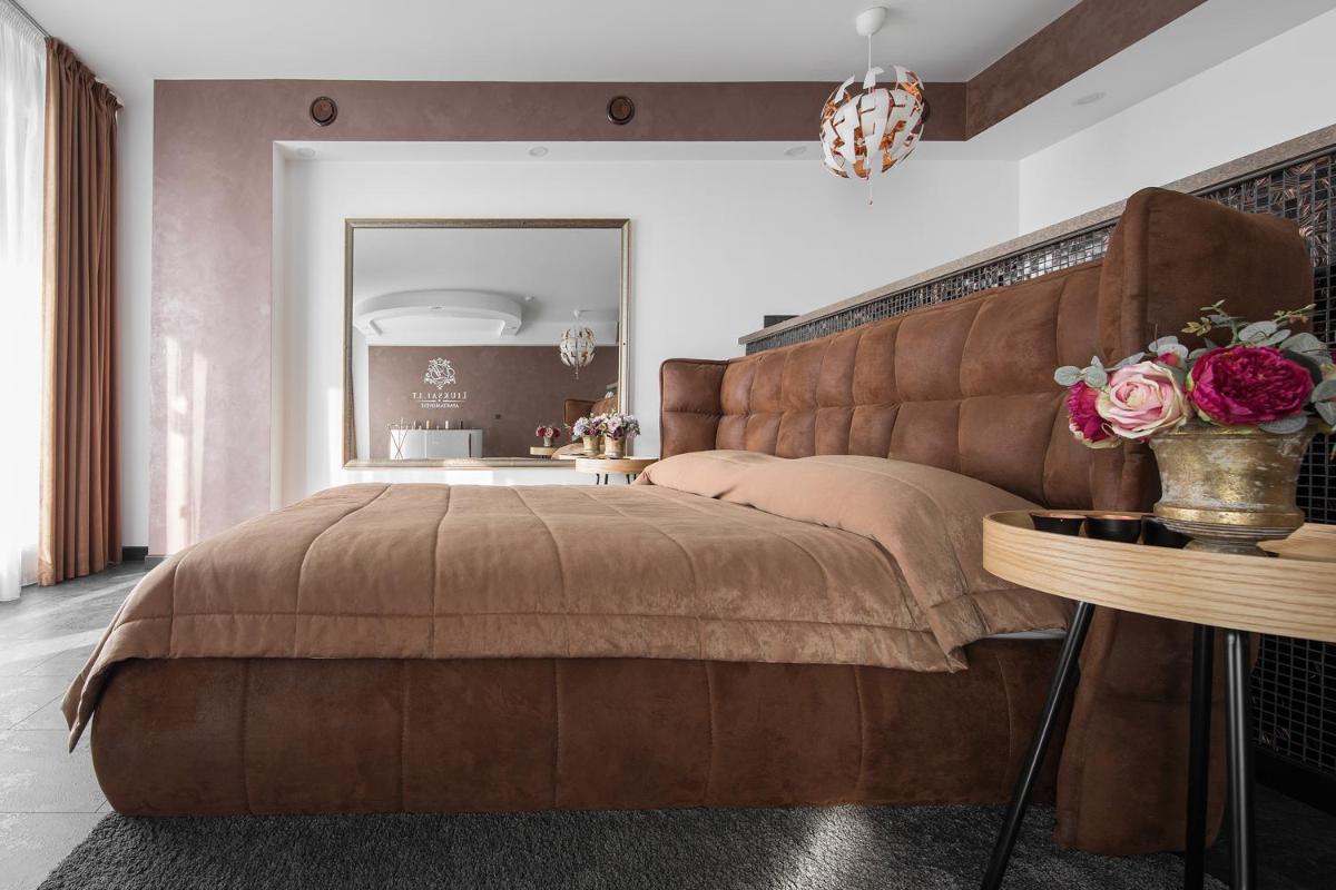 Panorama-27 Jacuzzi Apartment - Housity