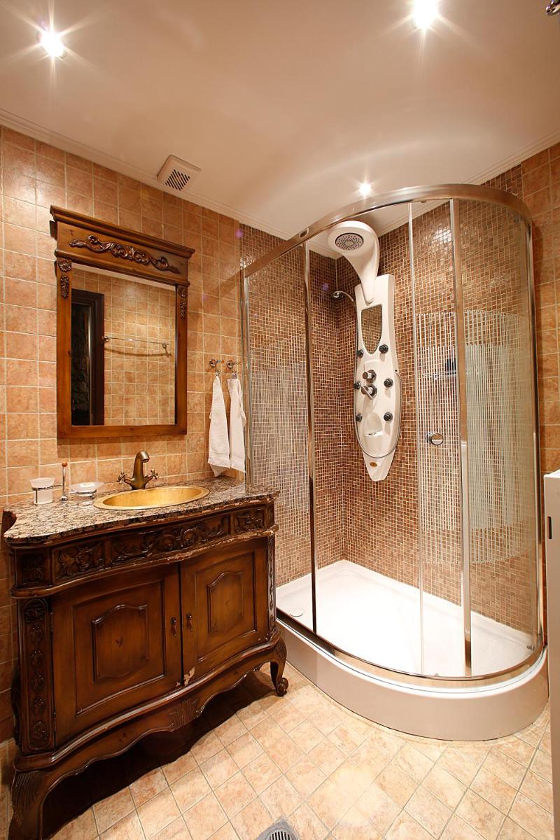 Nemesis Suites - Housity