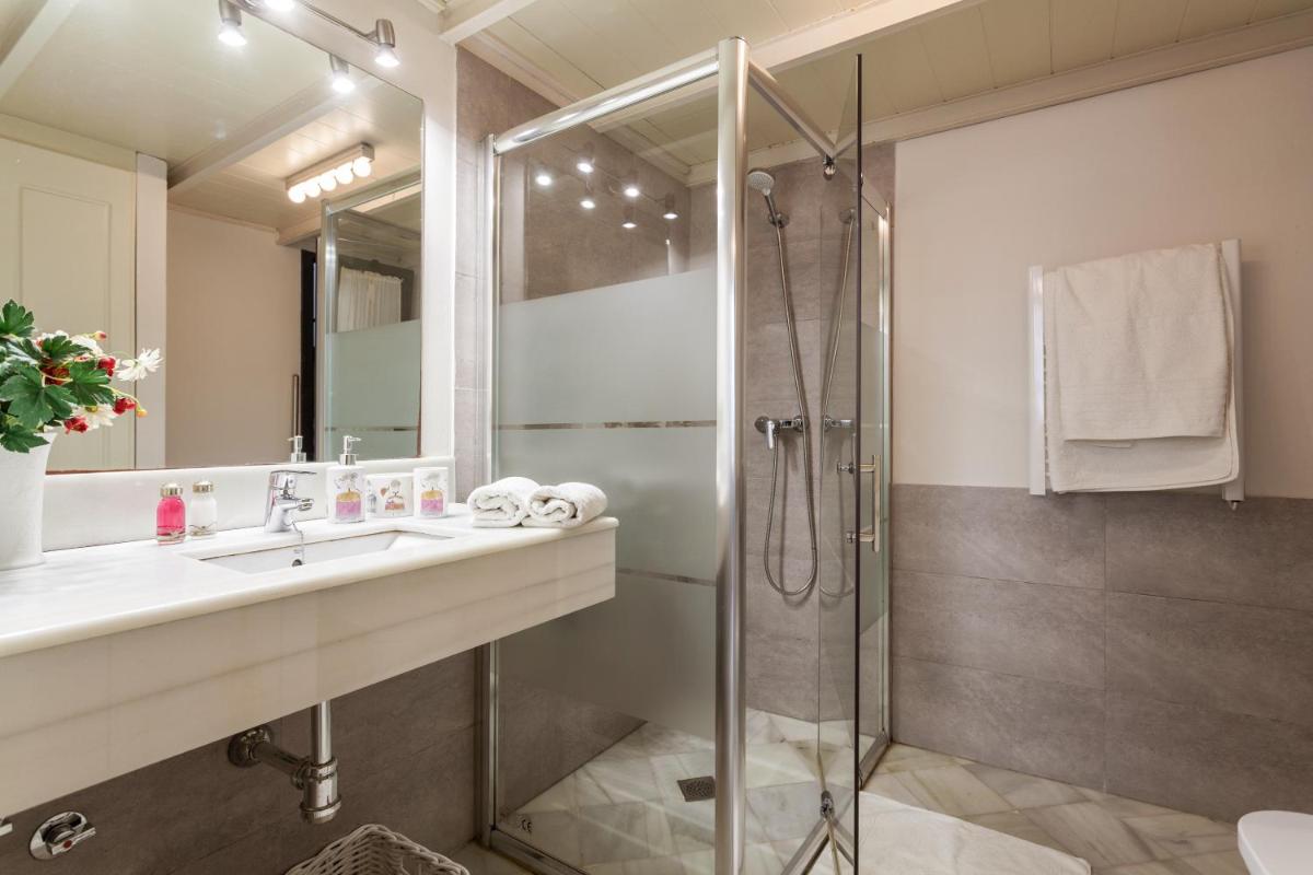Sevilla Home Center - Housity