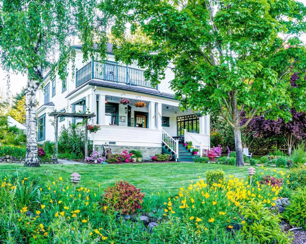 Abigail's Bed and Breakfast Inn - Housity