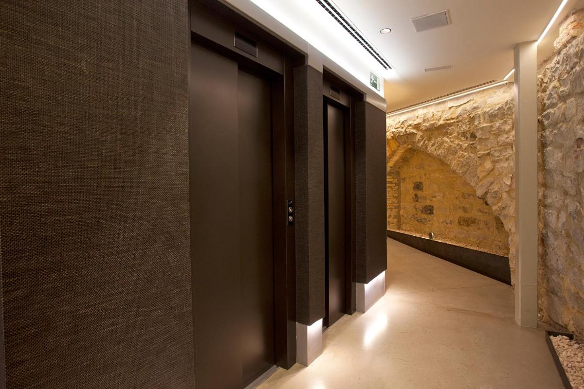 Imagen de la galería de Hotel Pompaelo Plaza del Ayuntamiento & Spa, en Pamplona