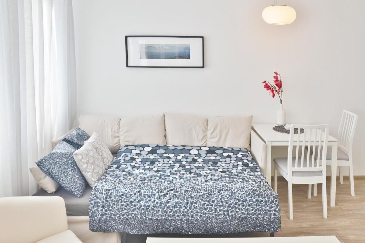 Apartmán 1+kk v centru České Lípy, 1.patro - Housity