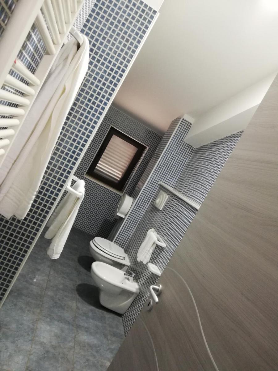 Motel Kratos - Housity