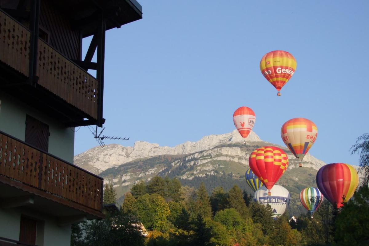 Vue générale sur la montagne ou vue sur la montagne depuis l'hôtel