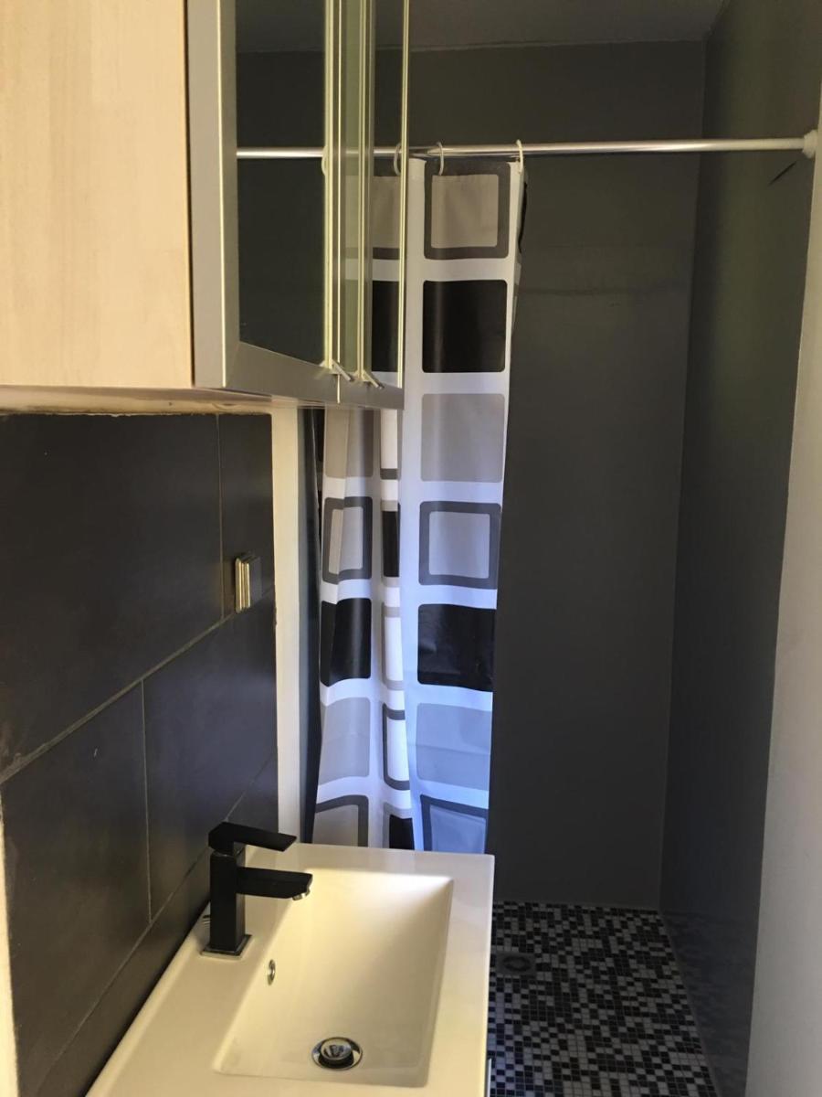Doppelbettzimmer mit Bad - Hizvo