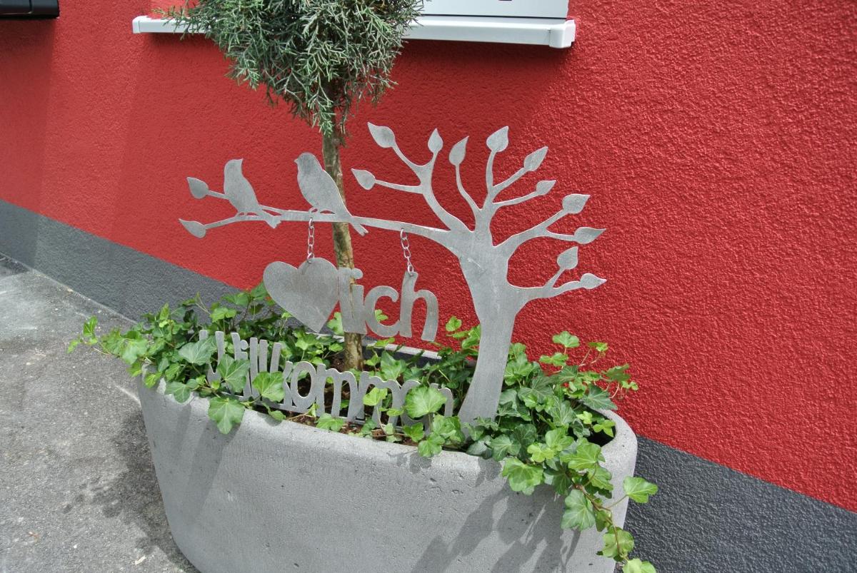 Frühstückspension Paradiesgartl - Housity