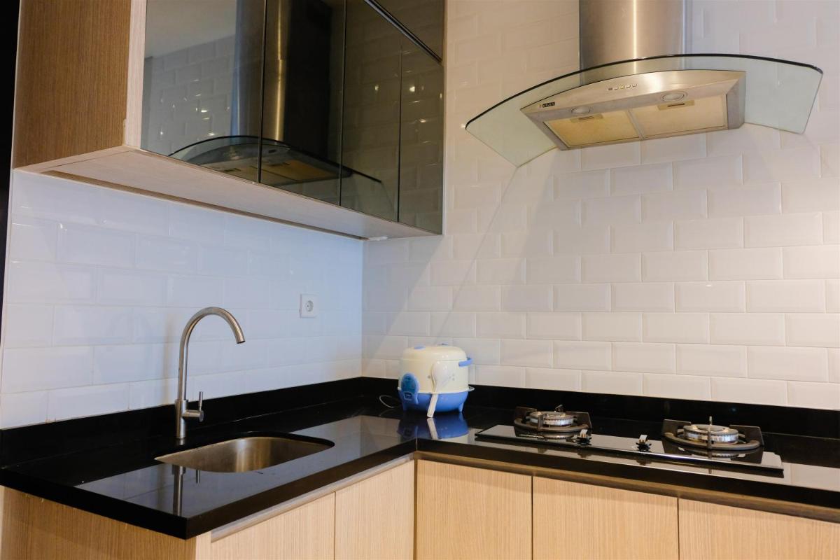Chic 1BR Brooklyn Alam Sutera Apartment near IKEA By Travelio - Hizvo