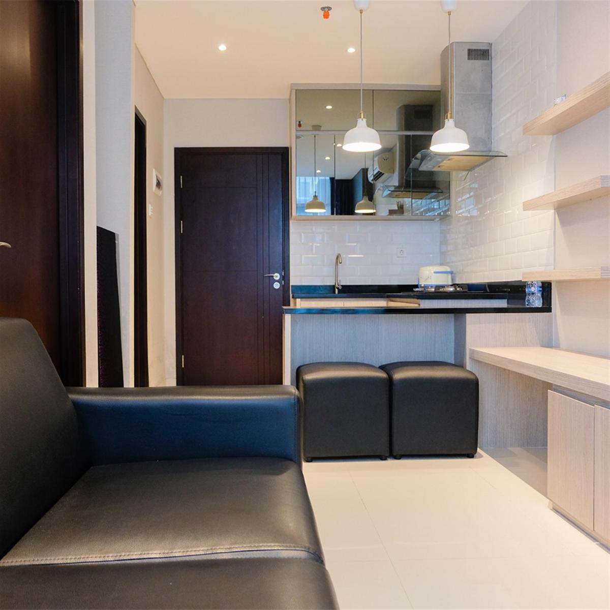 Chic 1BR Brooklyn Alam Sutera Apartment near IKEA By Travelio - Hizvo