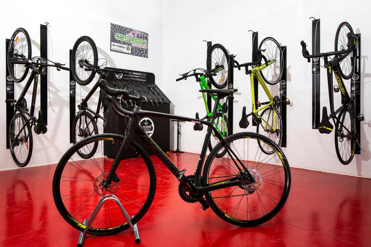 Montar en bicicleta en Hotel 525 o alrededores