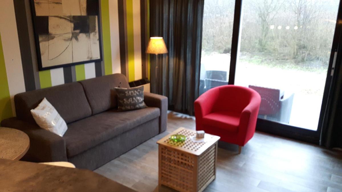 HELIOS, met Zonnig TERRAS, eigen KEUKEN, Verwarmd Binnen-ZWEMBAD, Nabij Dorp, Duinen, Strand en Vuurtoren - Housity