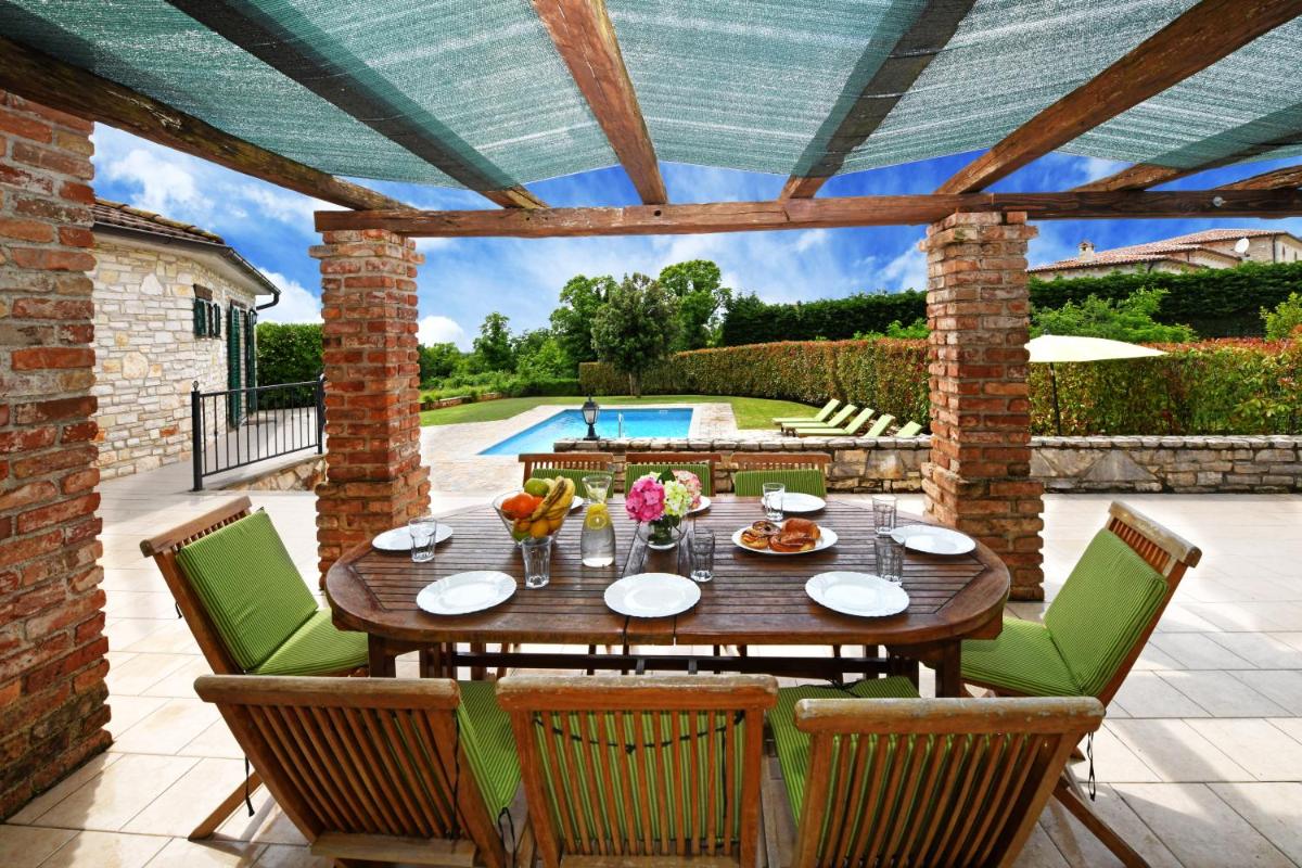 Villas Barat by Istarski Dvori - Housity