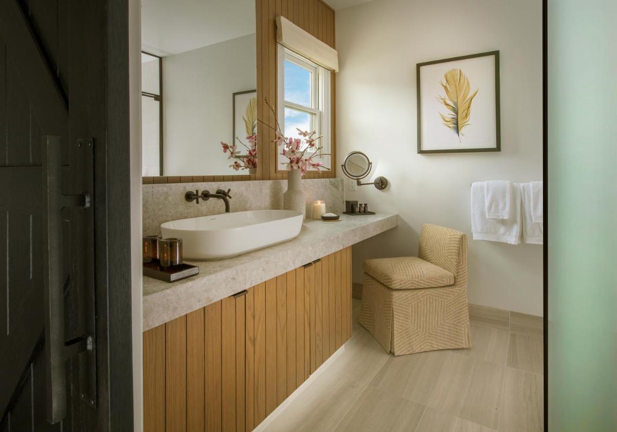MacArthur Place Inn & Spa - Housity