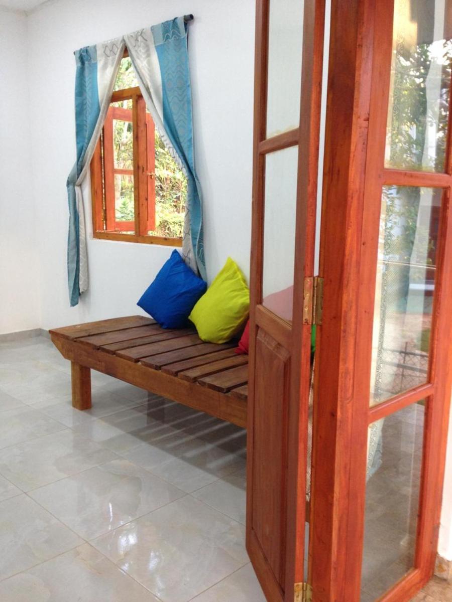Rivi Sanda Villa & Apartment Hikkaduwa - Housity