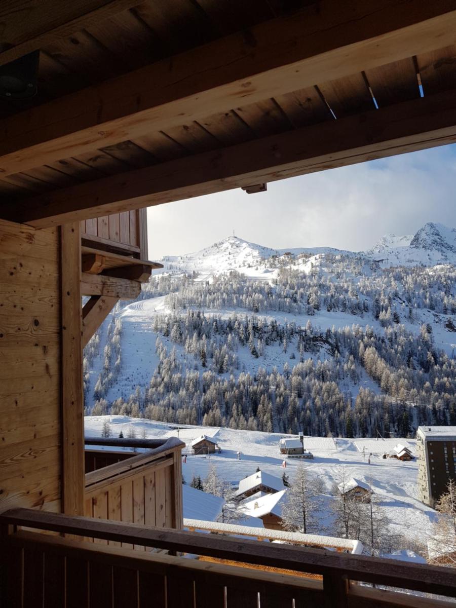 Vue générale sur la montagne ou vue sur la montagne depuis l'hôtel