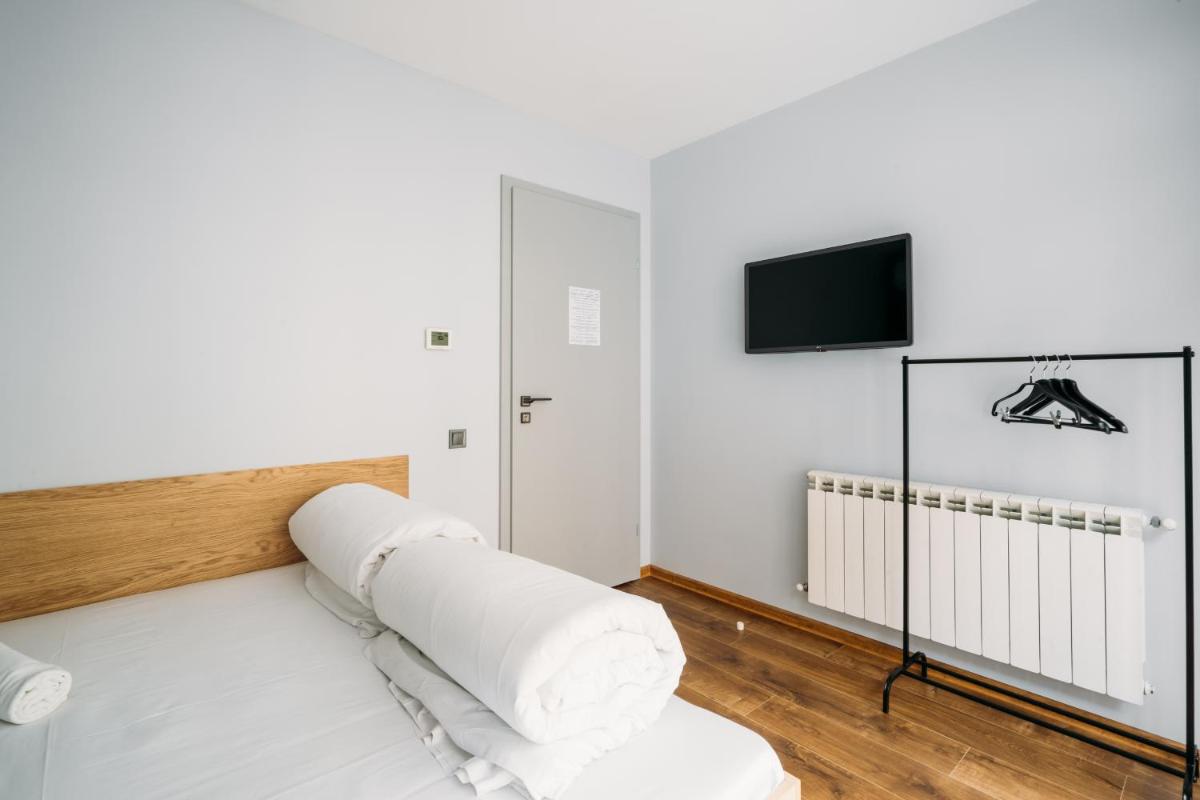 Yard Hostel & Coffee - Housity