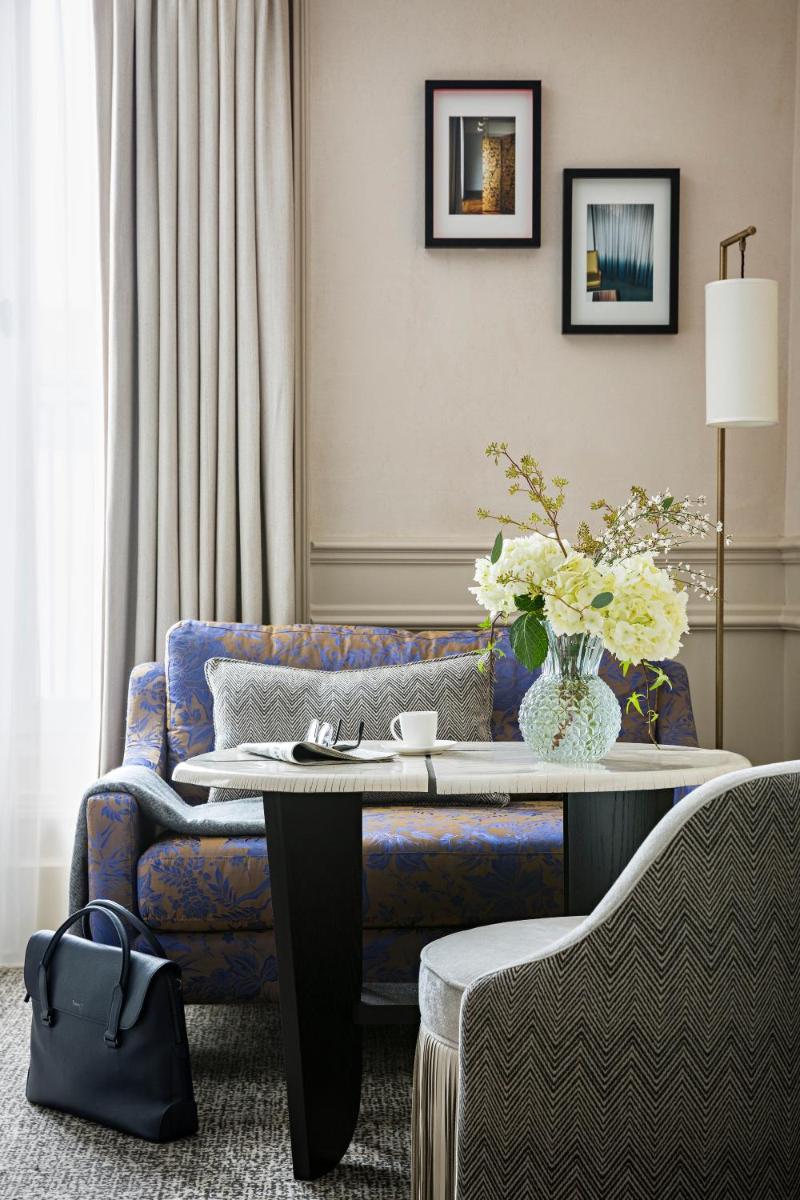 Coin salon dans l'établissement Sofitel Le Scribe Paris Opera