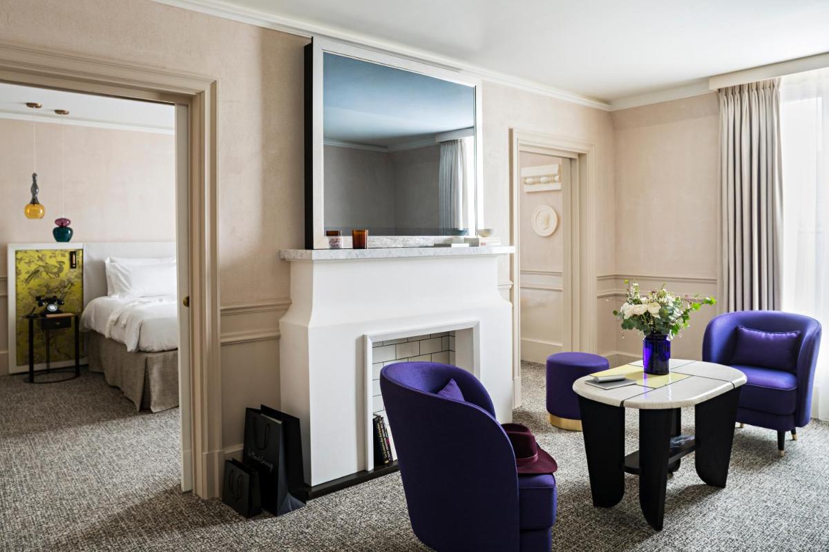 Télévision ou salle de divertissement dans l'établissement Sofitel Le Scribe Paris Opera
