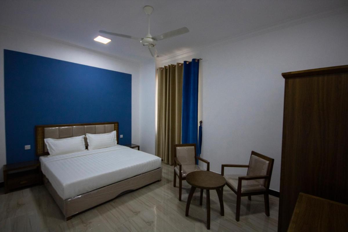 Suitetrails - Home Station Hotel