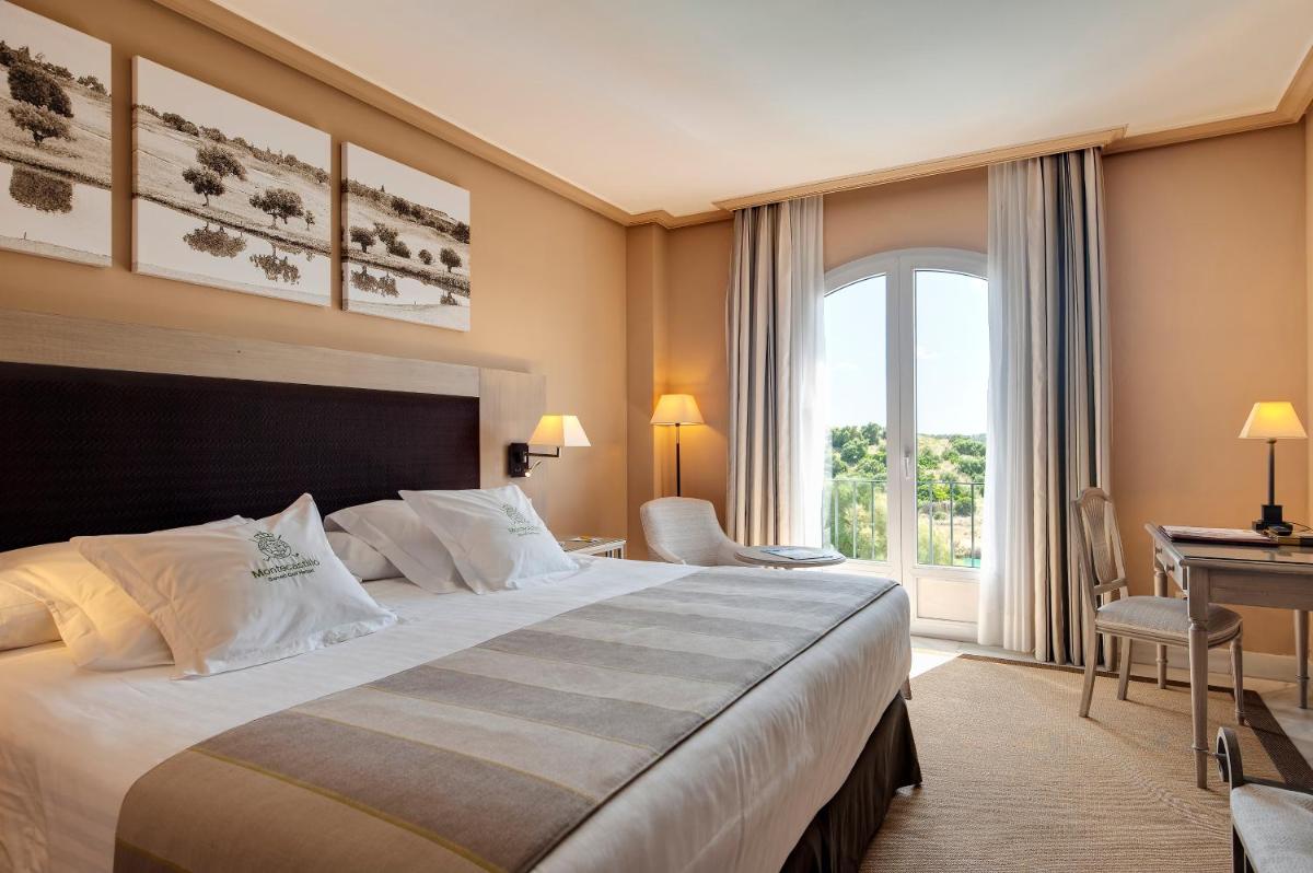 Cama o camas de una habitación en Barceló Montecastillo Golf