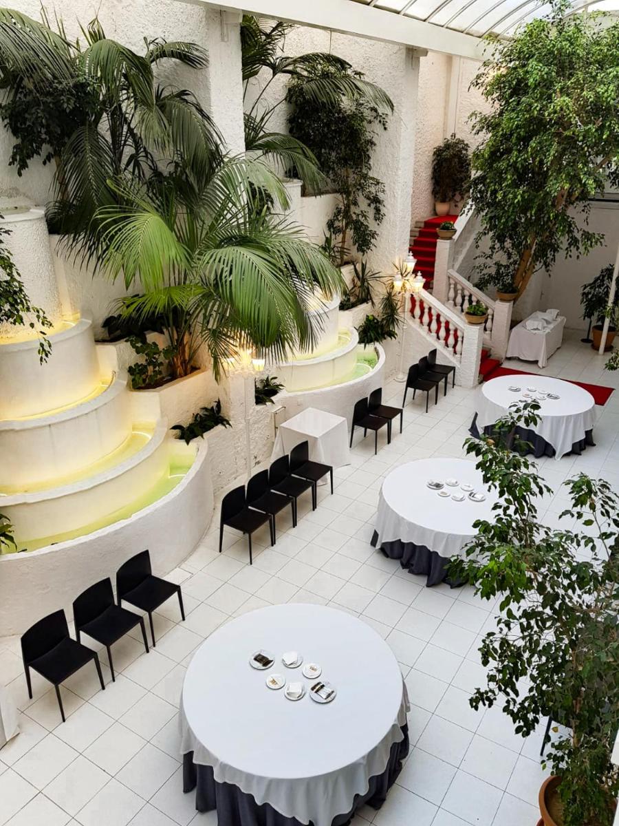Un restaurante o sitio para comer en Hotel Bernat II 4*Sup