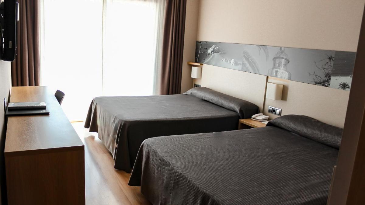 Cama o camas de una habitación en Hotel Bernat II 4*Sup